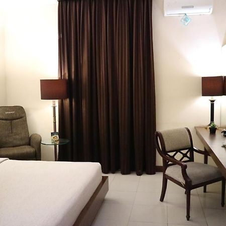 Excellent Seven Boutique Hotel バンドゥン エクステリア 写真