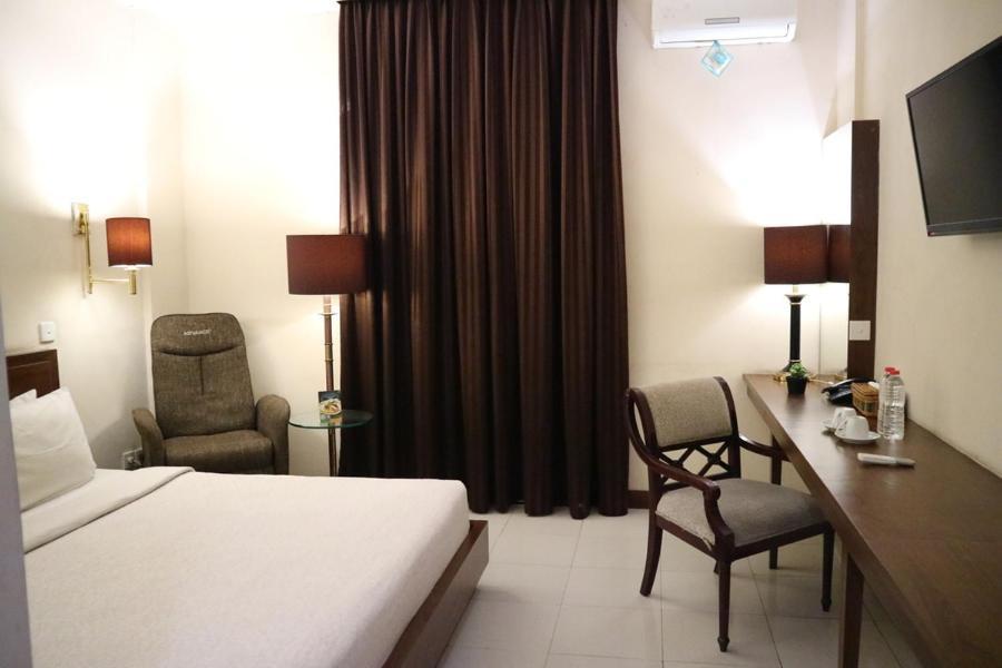Excellent Seven Boutique Hotel バンドゥン エクステリア 写真